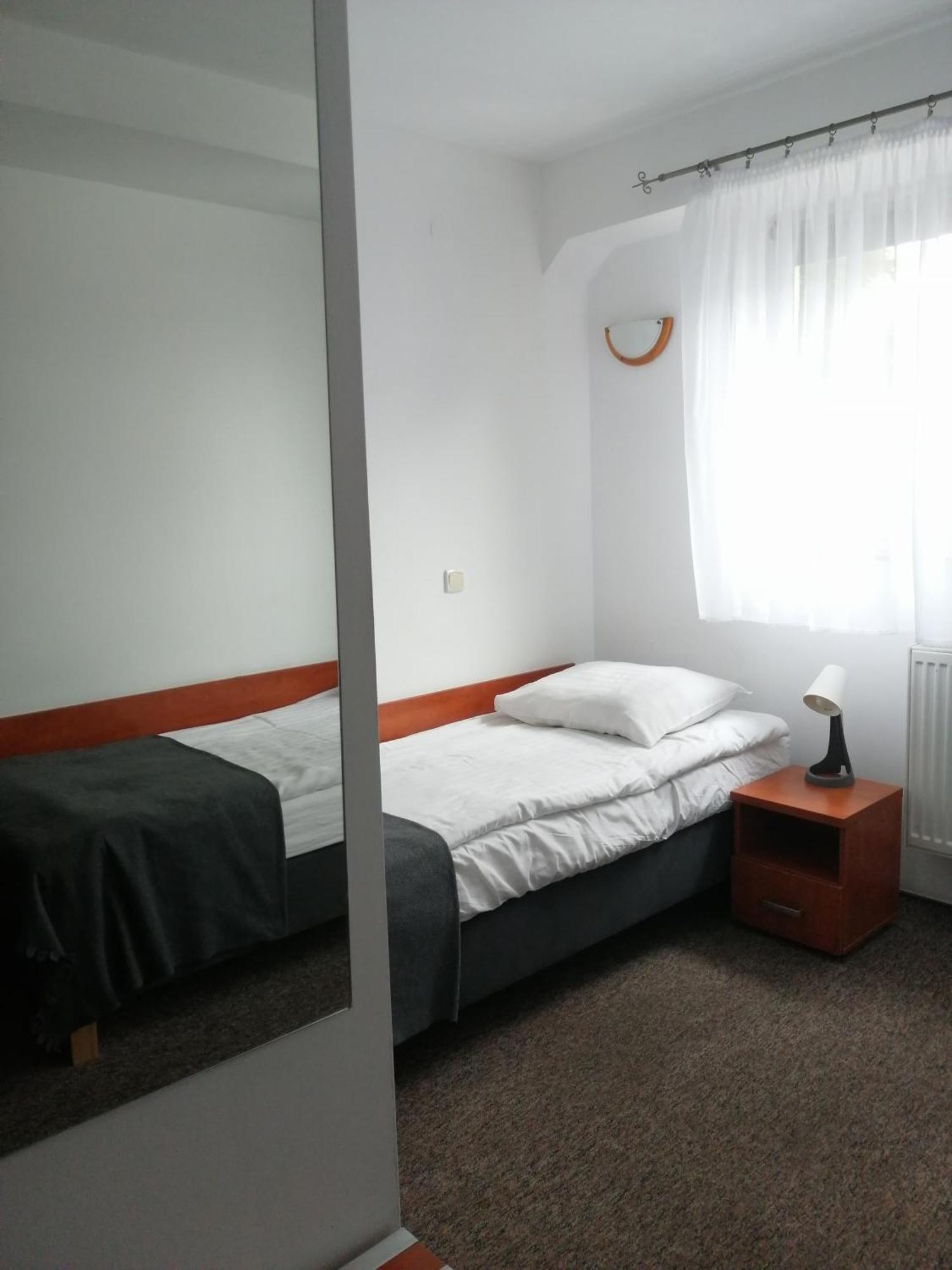 Hotel Dabrowiak Dąbrowa Górnicza 外观 照片